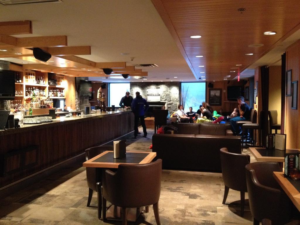 The Westin By Latour Aparthotel Whistler Bagian luar foto