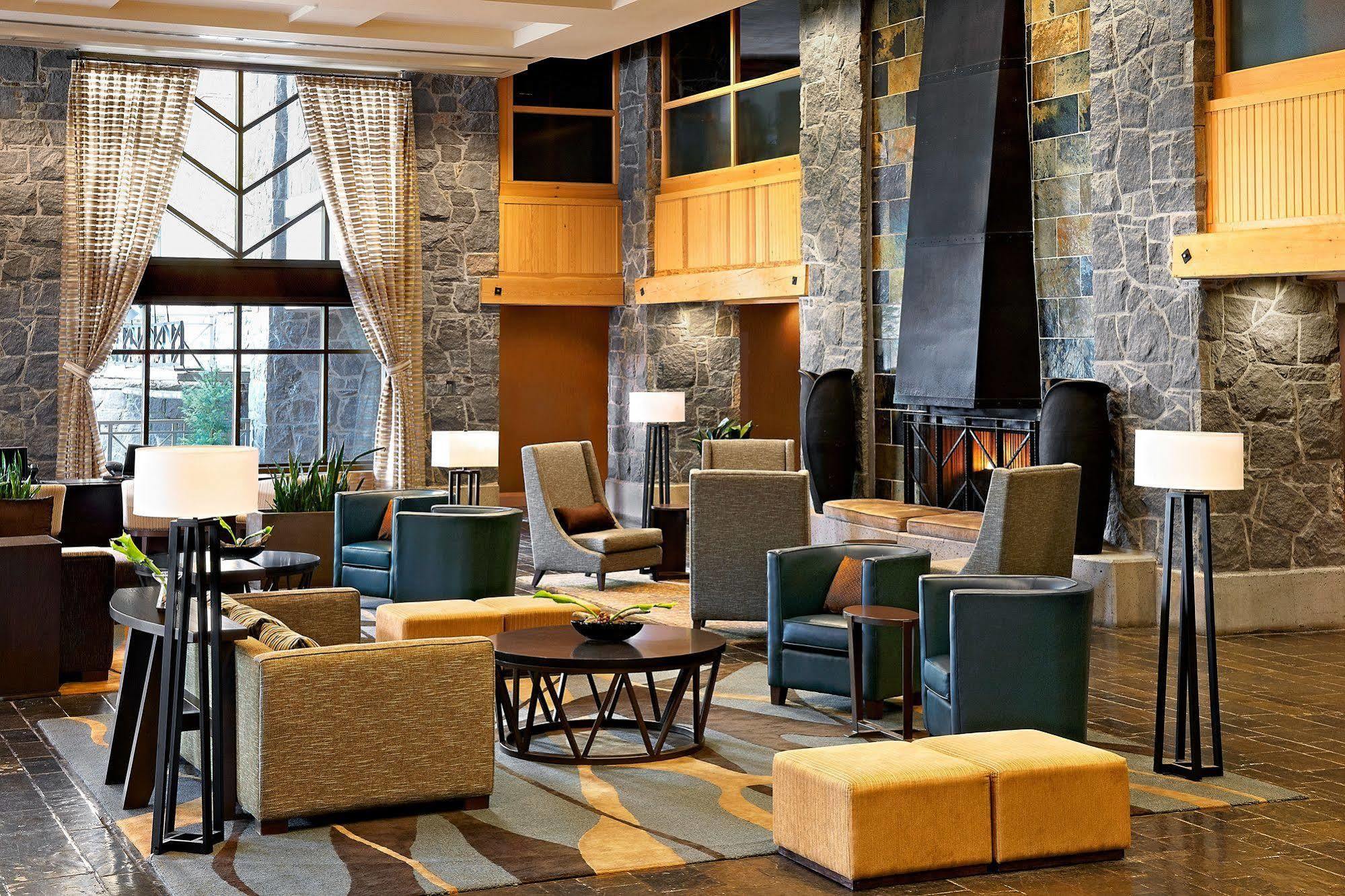 The Westin By Latour Aparthotel Whistler Bagian luar foto