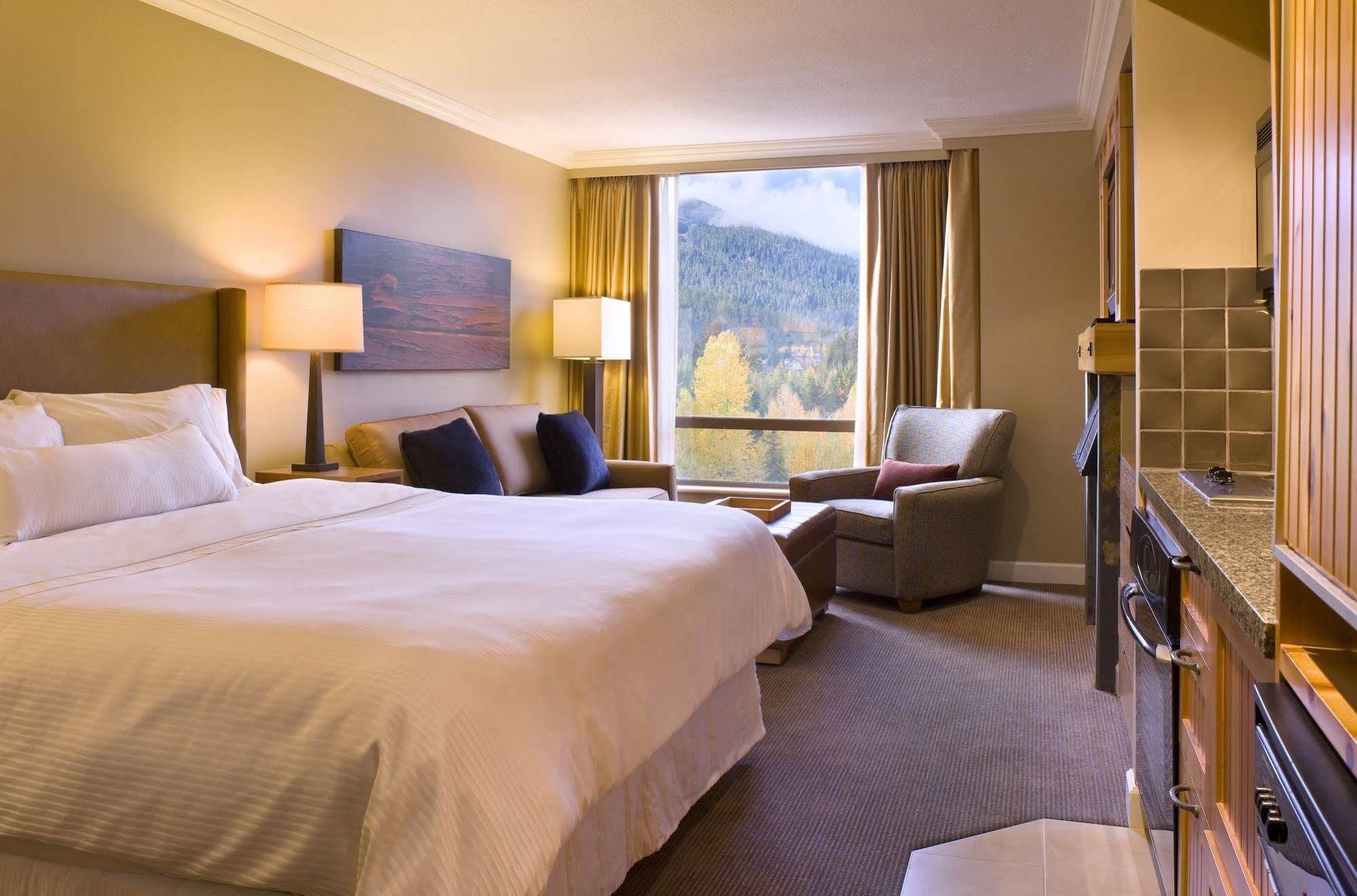 The Westin By Latour Aparthotel Whistler Bagian luar foto