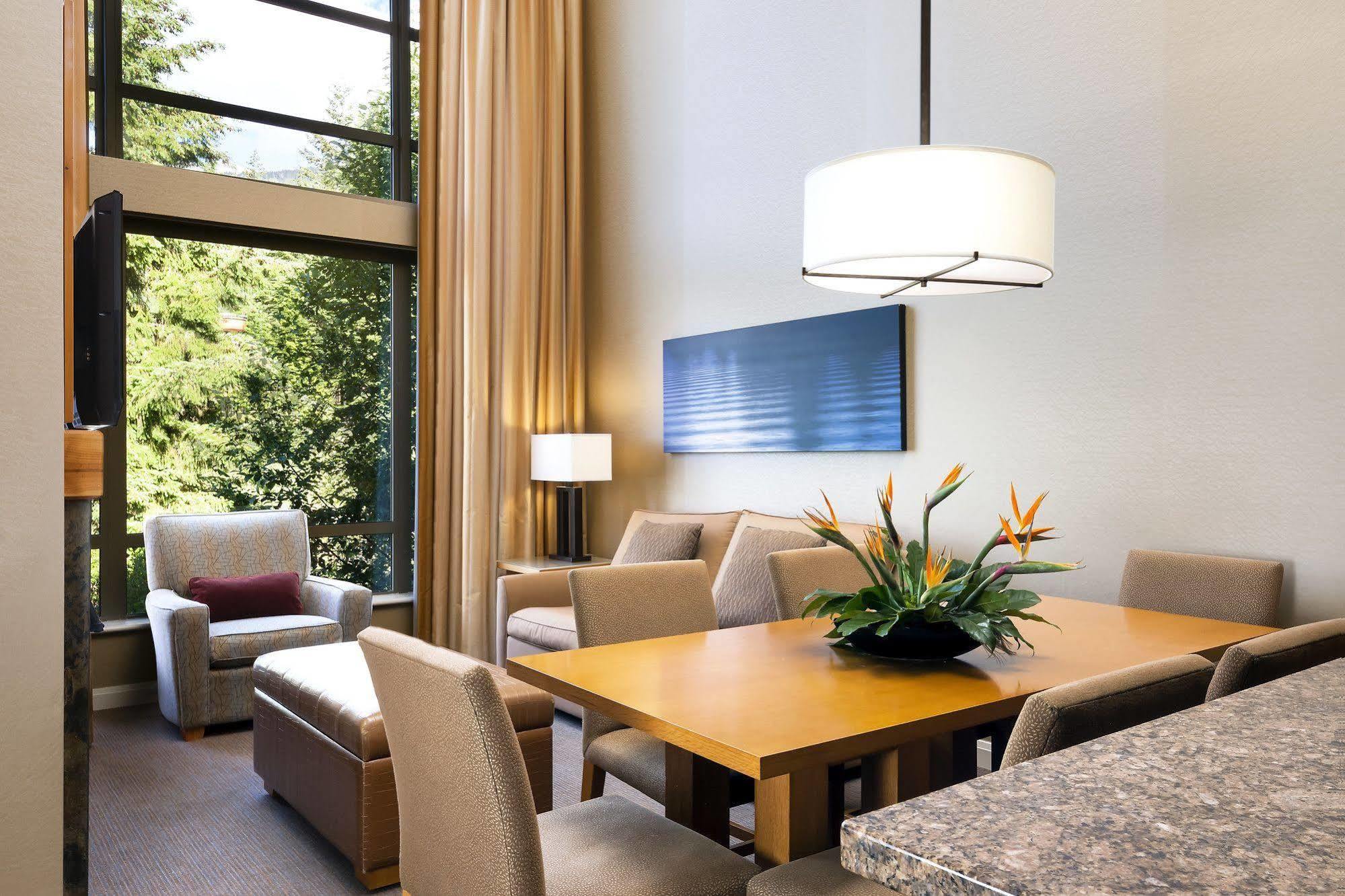 The Westin By Latour Aparthotel Whistler Bagian luar foto