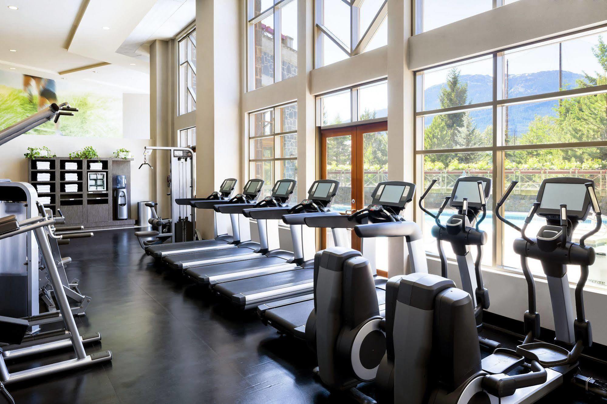 The Westin By Latour Aparthotel Whistler Bagian luar foto